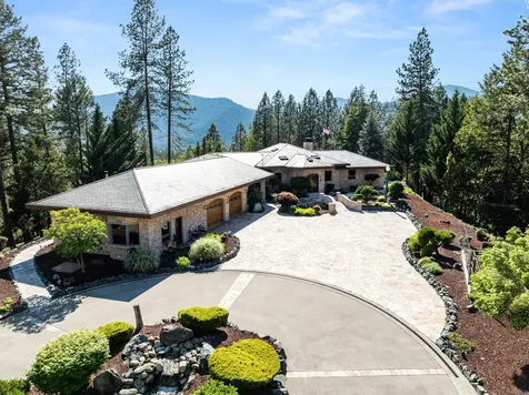 727 Earhart Road Rogue River OR 97537