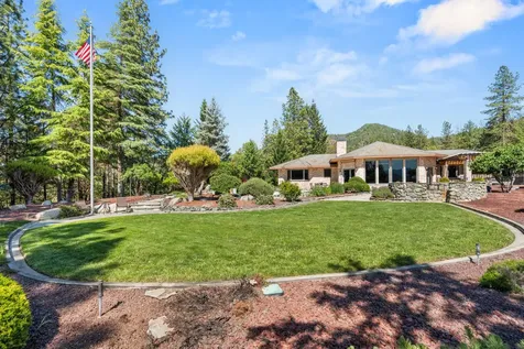 727 Earhart Road Rogue River OR 97537