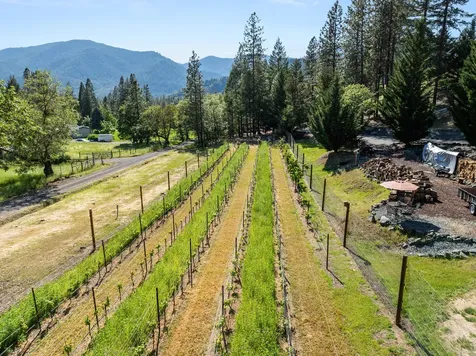 727 Earhart Road Rogue River OR 97537