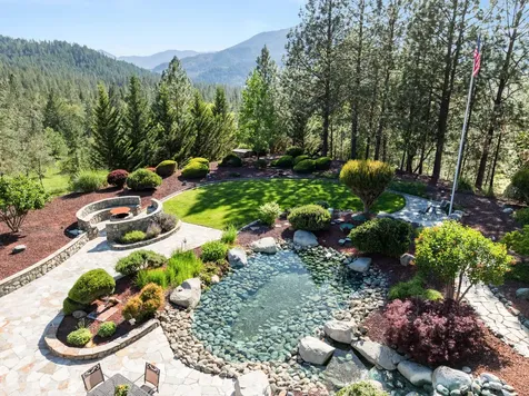 727 Earhart Road Rogue River OR 97537