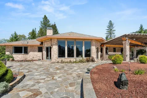727 Earhart Road Rogue River OR 97537