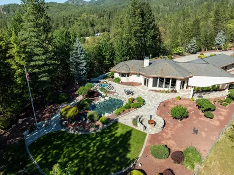 727 Earhart Road Rogue River OR 97537