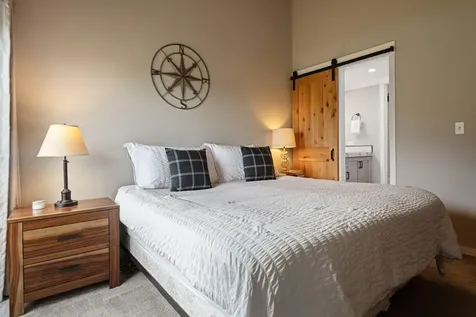 13400 Foxtail Black Butte Ranch OR 97759