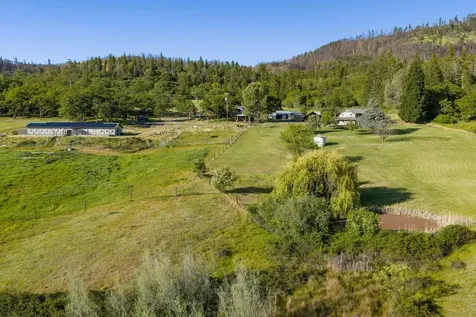 2444 Gardner Road Eagle Point OR 97524