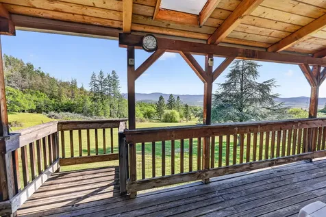 2444 Gardner Road Eagle Point OR 97524
