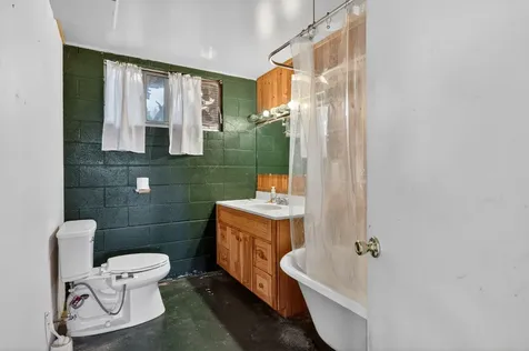 2444 Gardner Road Eagle Point OR 97524