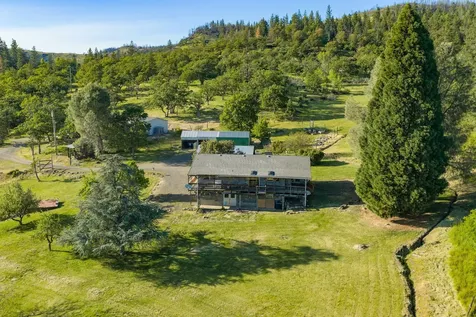 2444 Gardner Road Eagle Point OR 97524