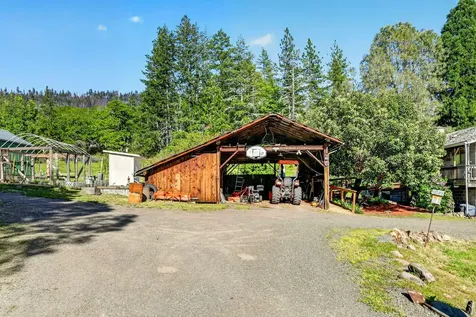 2444 Gardner Road Eagle Point OR 97524