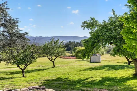 2444 Gardner Road Eagle Point OR 97524