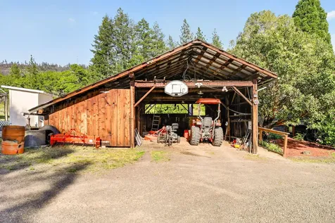 2444 Gardner Road Eagle Point OR 97524