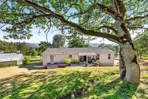 2444 Gardner Road Eagle Point OR 97524