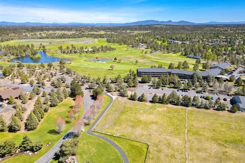 11295 Bunk House Lane Redmond OR 97756