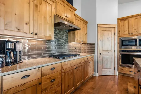 536 W La Strada Circle Medford OR 97504