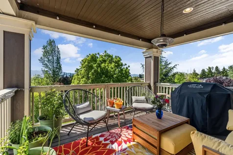 536 W La Strada Circle Medford OR 97504