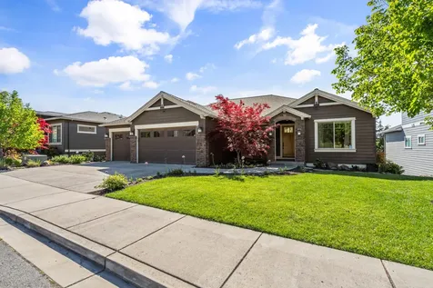 536 W La Strada Circle Medford OR 97504