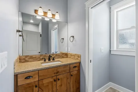 536 W La Strada Circle Medford OR 97504