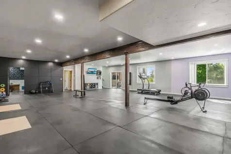 536 W La Strada Circle Medford OR 97504