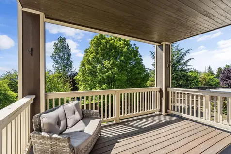 536 W La Strada Circle Medford OR 97504