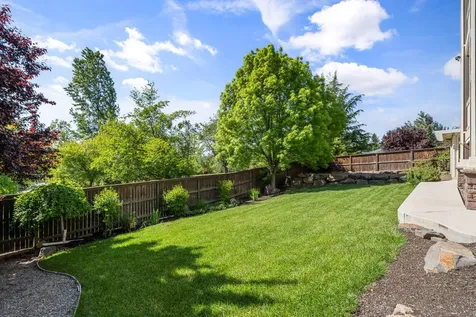 536 W La Strada Circle Medford OR 97504
