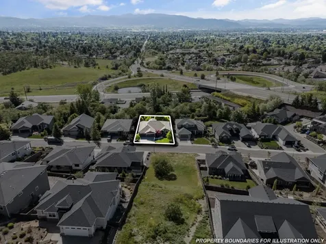 536 W La Strada Circle Medford OR 97504