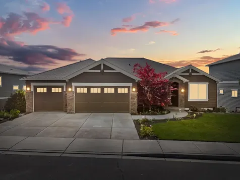 536 W La Strada Circle Medford OR 97504