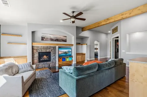 536 W La Strada Circle Medford OR 97504