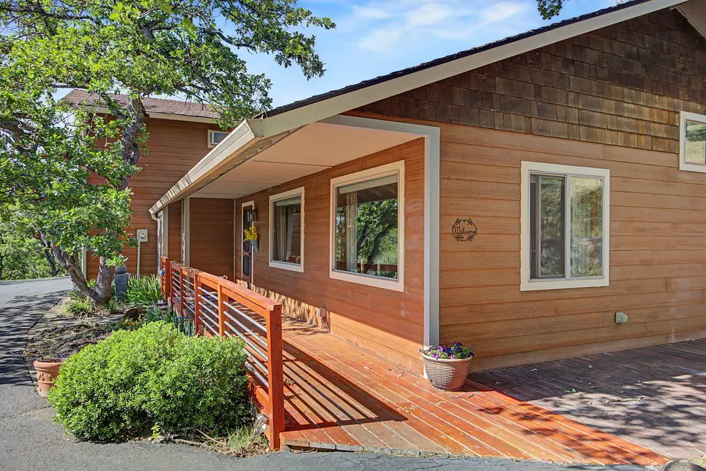 5366 Pioneer Road Medford OR 97501