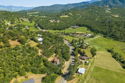 5366 Pioneer Road Medford OR 97501