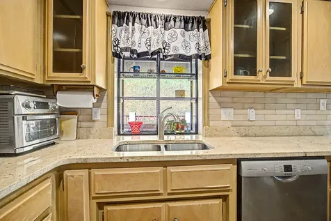 5366 Pioneer Road Medford OR 97501