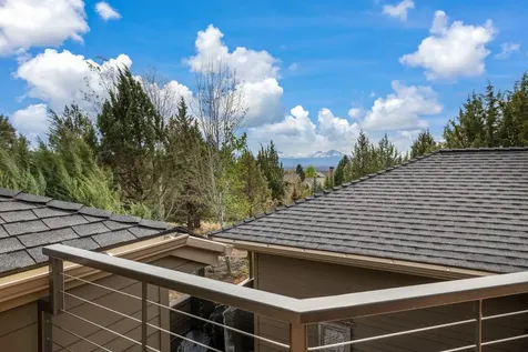 1134 Highland View Loop Redmond OR 97756