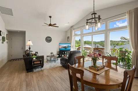 1008 Azure Way Eagle Point OR 97524