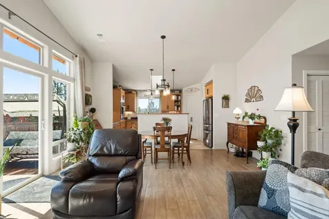 1008 Azure Way Eagle Point OR 97524
