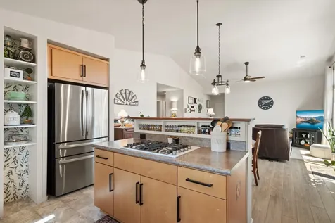 1008 Azure Way Eagle Point OR 97524