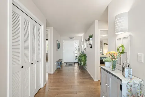 1008 Azure Way Eagle Point OR 97524