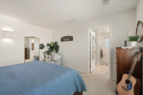 1008 Azure Way Eagle Point OR 97524