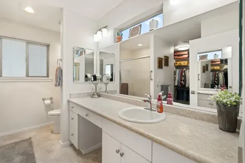 1008 Azure Way Eagle Point OR 97524