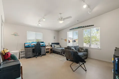 1008 Azure Way Eagle Point OR 97524