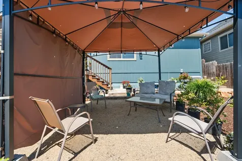 1008 Azure Way Eagle Point OR 97524