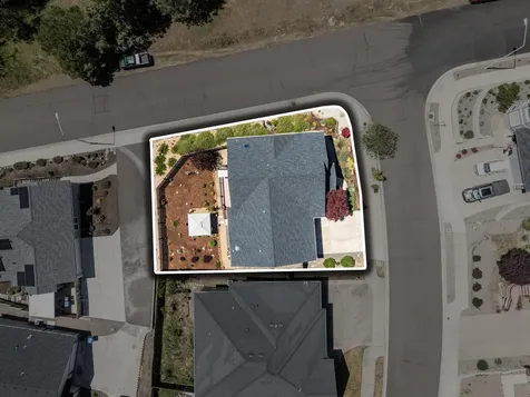 1008 Azure Way Eagle Point OR 97524
