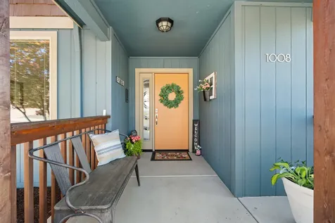 1008 Azure Way Eagle Point OR 97524