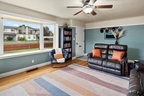 646 SE 2nd Street Prineville OR 97754
