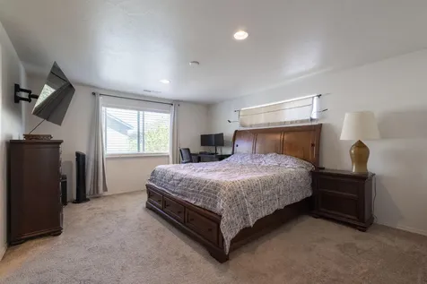 21190 Darnel Avenue Bend OR 97702