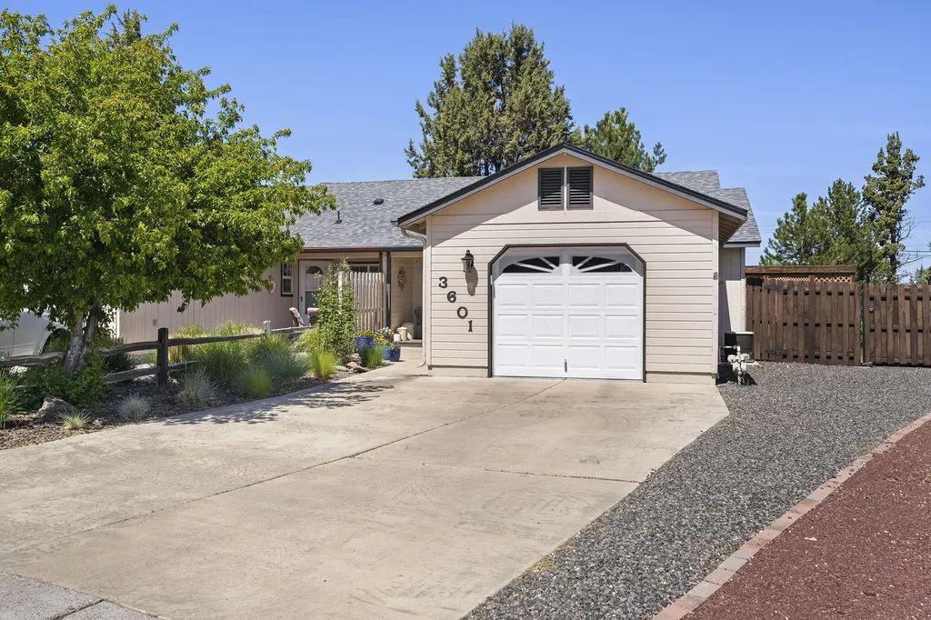 3601 SW Bobby Jones Court Redmond OR 97756