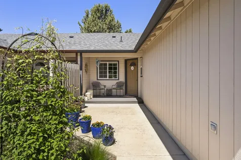 3601 SW Bobby Jones Court Redmond OR 97756