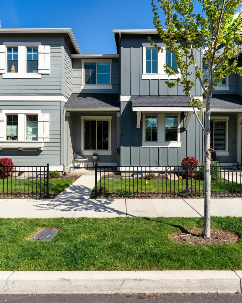 4572 SW 37th Street Redmond OR 97756
