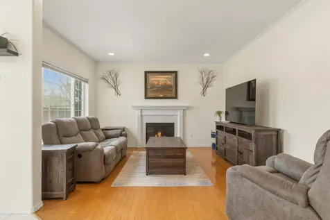 4309 La Habra Way Klamath Falls OR 97603