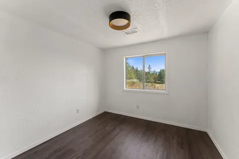 221 Hansen Drive Grants Pass OR 97526