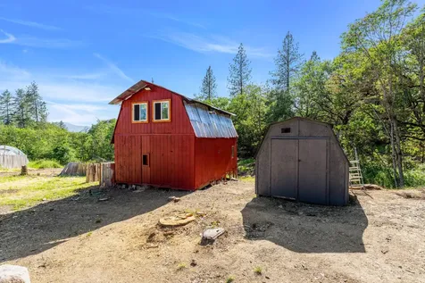 221 Hansen Drive Grants Pass OR 97526