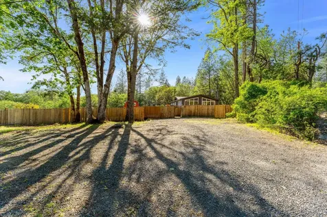 221 Hansen Drive Grants Pass OR 97526