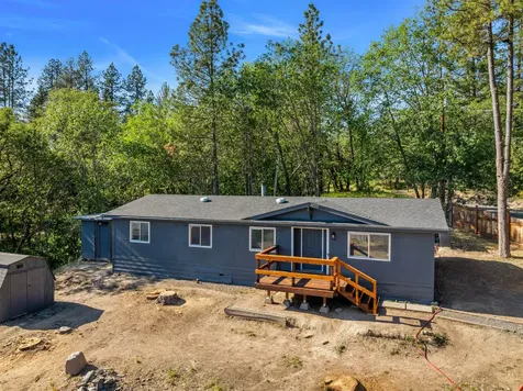 221 Hansen Drive Grants Pass OR 97526